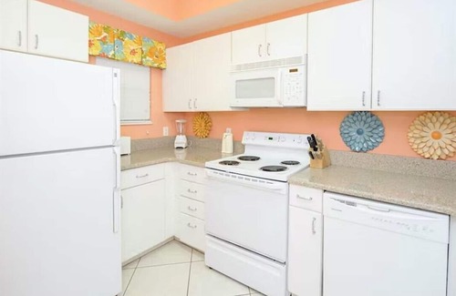 Four Mile Village Condo | FALL RATES, MAKE US AN OFFER 3BR/3BA Tops'l Resort, Stunning Views