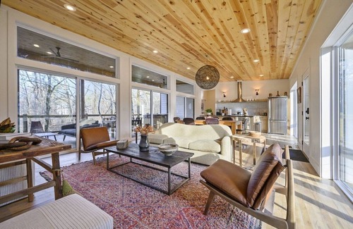 Broken Bow Cabin | Fall Retreat | Heated Pool, Sport Court + Hot Tub