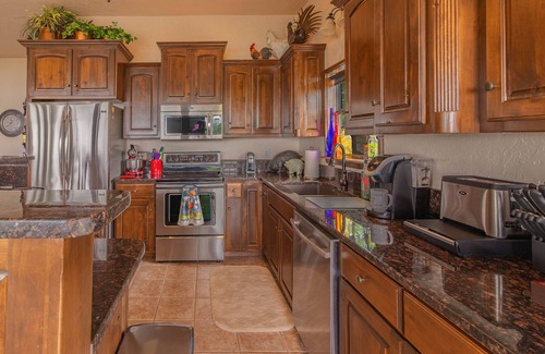 Vian Cabin | Fall Retreat With Spectacular Views of Lake Tenkiller.