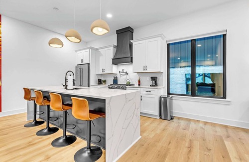 Hurwood Heights House | Fall rooftop deck hot tub, outdoor kitchen, game zone near Geodis Park