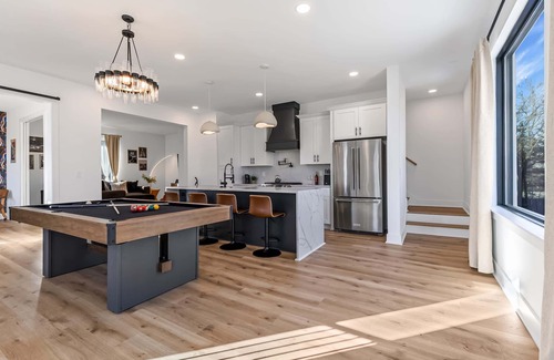 Hurwood Heights House | Fall rooftop hot tub, game room, outdoor kitchen near Geodis Park