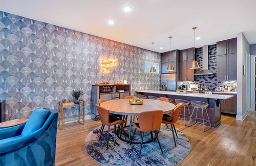 Nashville House | Fall rooftops, game rooms, BBQs, skyline views near Broadway & Nissan Stadium