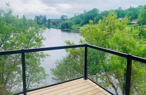 Burk's Falls House | Fall’s View Legacy | Sleep 22+
