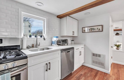Devon Cottage | Fall Sale | Cozy Cottage | Pet | WalktoBeach