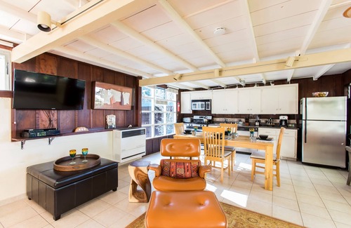 Beach Barber Tract House | Fall Sale! Secluded WindanSea Redwood Beach Bungalow, New Bikes, Hot tub!