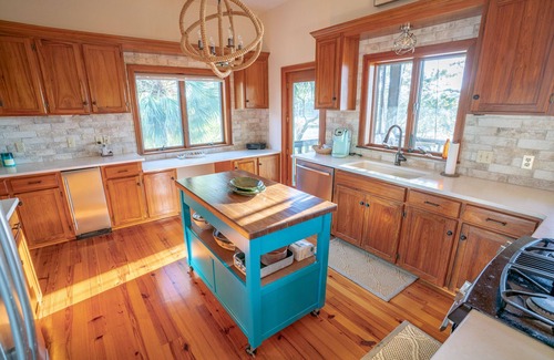 Plantation House | FALL SAVINGS! Canal Front, small dog ok, dock, screened private pool!