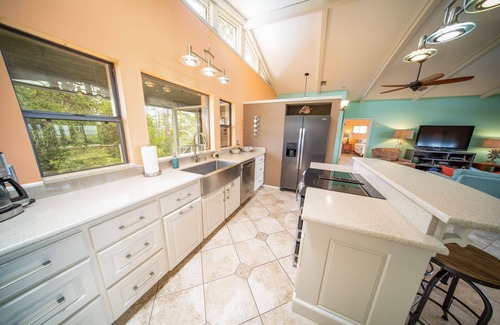 East End House | FALL SAVINGS! Secluded Bayfront Retreat, East End, Private Dock, Kayaks
