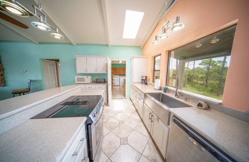 East End House | FALL SAVINGS! Secluded Bayfront Retreat, East End, Private Dock, Kayaks