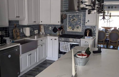 Waretown House | FALL SPECIAL:Charming 2bedroom waterfront home in boating community of Waretown