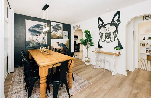 Riverside Heights House | Fall Special! Pets & Pickleball! Private Pickleball court! Pets Welcome