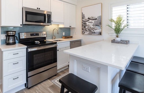 Folly Field Condo | Fall Specials! Modern, Renovated Oceanview Condo on the Beach!