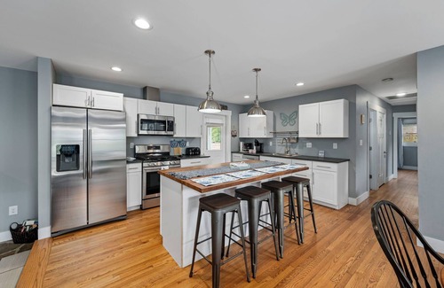Fletcher House | Fall Specials 3 Bd. House w/hot tub and arcade games