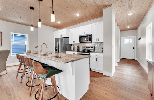 Indian Point Cabin | Fall Specials!- Brand New! 1 Mile to SDC, 2 Arcades, Private Hot Tub, 2 Pools