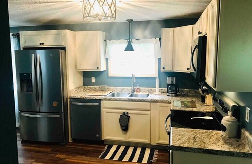 Mill Run House | Fall Spectacular {2 miles to Ohiopyle} HOT TUB