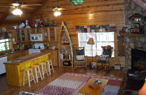 Whispering Hills Cabin | Fall Time! Lakefront Log Cabin, 3/2, Dock, Fire Pit, Fish, Swim, Views, Relax +