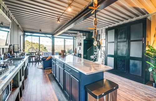 Fallbrook House | Fallbrook Airplane Home w/Fire Pit & Mtn Views!