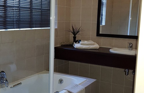 Pretoria House | Falling Feather Inn