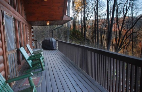 Bryson City Cabin | Falling Waters - Free Estate Tours - Secluded Luxury Cabin - Near Majestic River