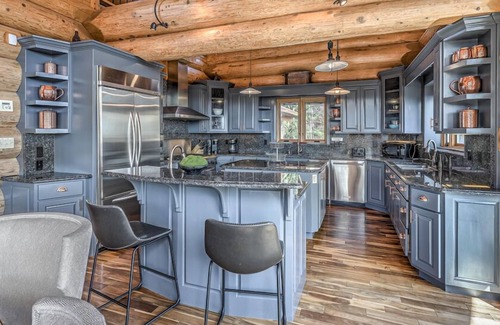Raccoon Ridge Cabin | Falling Waters Lodge - Magnificent Views | Large Wraparound Decks | Hot Tub & Game Room