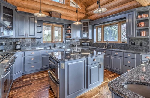 Raccoon Ridge Cabin | Falling Waters Lodge - Magnificent Views | Large Wraparound Decks | Hot Tub & Game Room