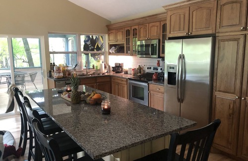 Se Ree House | Falls of Rough Home with a View