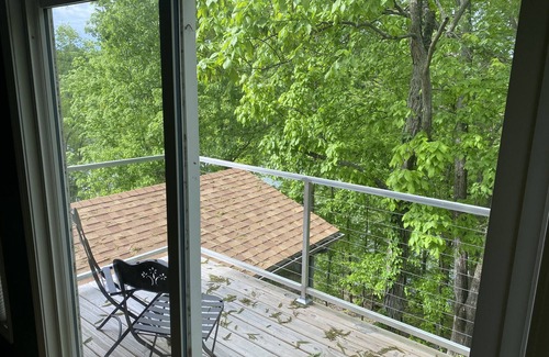 Se Ree House | Falls of Rough Home with a View