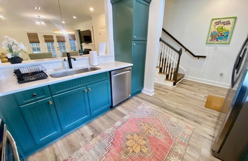 Greenville Downtown Cottage | Falls Park Escape - Steps from everything Downtown
