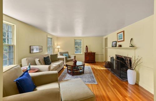 Falmouth House | Falmouth Breeze Escape