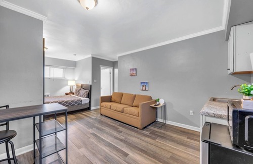Riverview Apartment | Family-Friendly Room for 4 – High-Speed Wi-Fi !