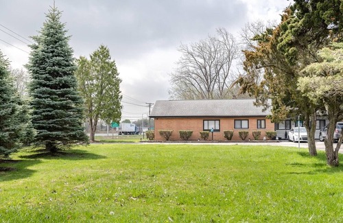 Riverview Apartment | Family-Friendly Room for 4 – High-Speed Wi-Fi !