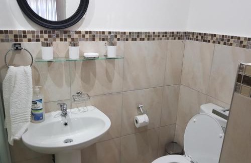 Mowbray House | Fama Lodge Rm13