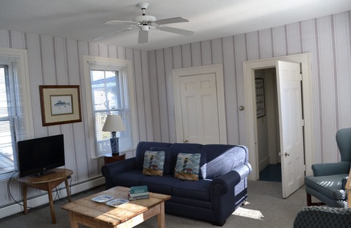 Nantucket Town House | Fame- Downtown Nantucket - 2 Bedroom, 2.5 Bath apartment