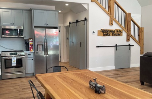 Lake Almanor Country Club House | Family lake house steps from Rec 1