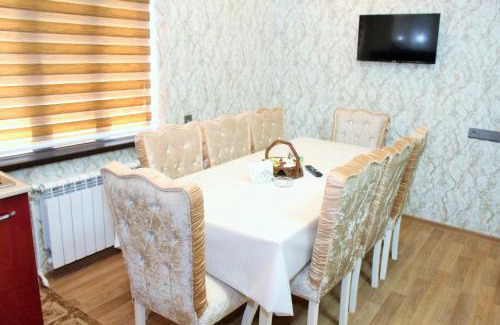 Ganja House | Famili home