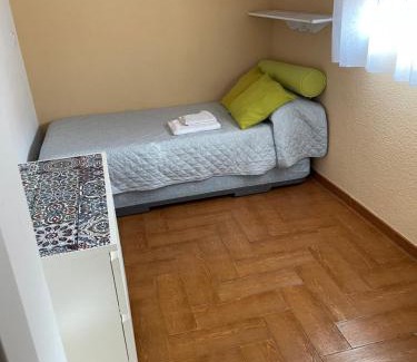 Sevilla Este House | Familia anfitriona acoge
