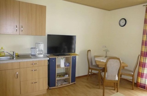 Altenstein Apartment | Familienfreundlich und direkt an der Burgenstraße - Urlaubsdomizil mit Terrasse und Liegewiese