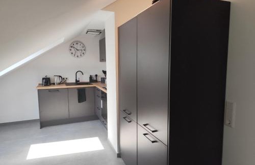 Damm Apartment | Familienfreundliche DGW in ruhiger Lage für 4 Personen - Waschtrockner, Arbeitsplatz, Balkon und Gartennutzung