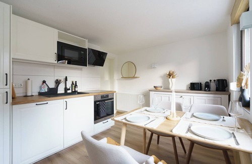 Weilerswist Apartment | Familienfreundliche, Neue & Moderne Ferienwohnung Nahe Phantasialand & Köln