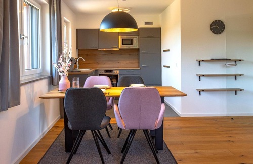 Segeten Apartment | Familienfreundliche Ferienwohnung mit Terasse und Garten