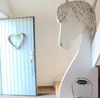 Seedorf Apartment | Familienfreundliche Ferienwohnung am Reuterteich