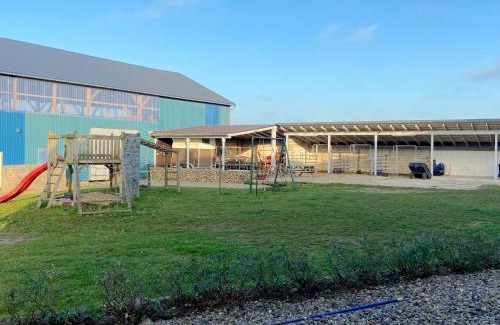 Seedorf Apartment | Familienfreundliche Ferienwohnung am Reuterteich