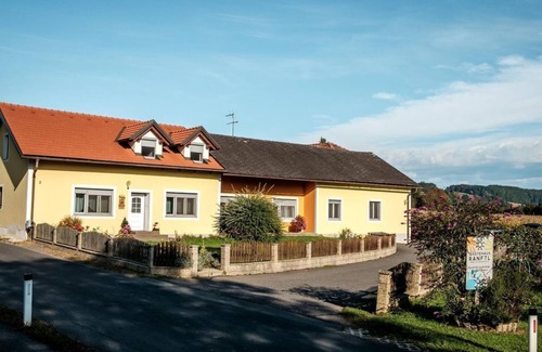 Unterlamm Apartment | Familienzimmer, Dusche, WC, Gartenseitig - Gästehaus Ranftl Unterlamm