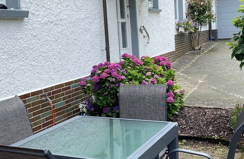 Bilstein Apartment | Familienzimmer mit 2 Zimmern, Bad/dusche und Extra WC Max. 4 Personen