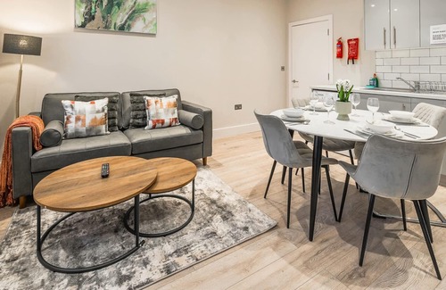 Rushmoor District Apartment | Families/Contractors, Pet Friendly with Free WiFi