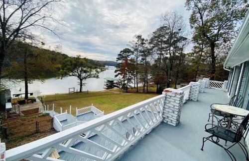 Cook Springs House | Families Love This Logan Martin Memory Maker