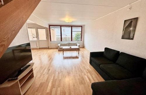 Gothenburg Villa | Familjevänligt Stort Hus (Gratis Parkering)