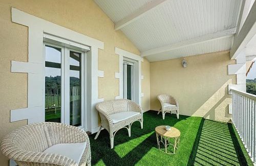 Horsarrieu House | Familles - amis, Netflix -clim - 3 terrasses - BBQ