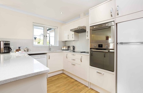 Milton Damerel Ski Chalet | Family 2-Bed House | Countryside Resort | Sleeps 6