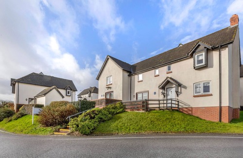 Milton Damerel Ski Chalet | Family 2-Bed House | Countryside Resort | Sleeps 6