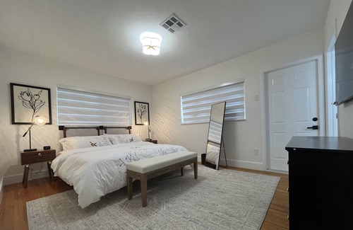Ludlam House | Family 4BR home near Dadeland Mall in a quiet and safe neighborhood.